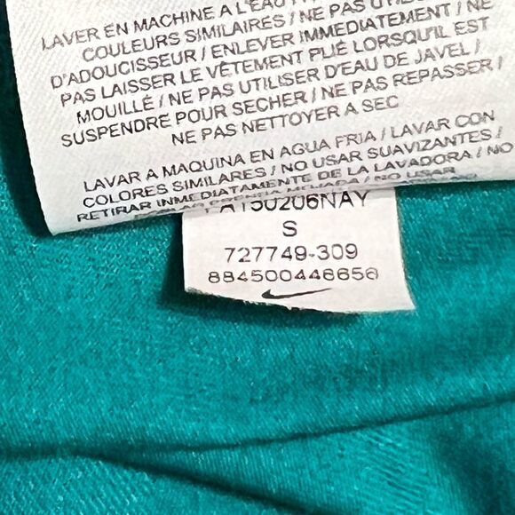 Nike Dri-Fit Elastica T-Back Tank Top in Teal | Small - Picture 6 of 6